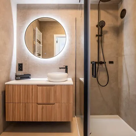 Incredibly Renovated Flat On A Suberb Location Οστένδη