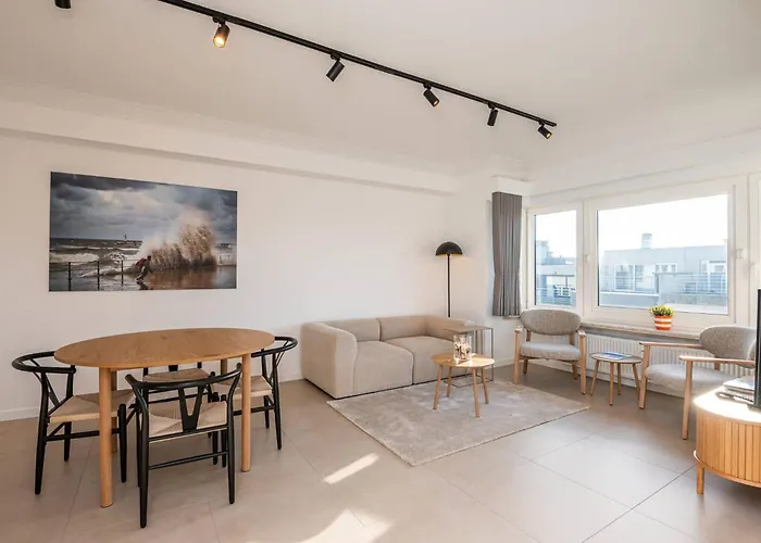 Incredibly Renovated Flat On A Suberb Location Apartment *