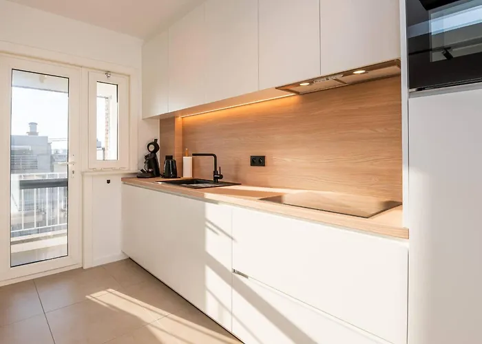 Incredibly Renovated Flat On A Suberb Location Apartment *