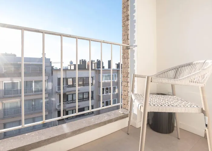 Apartment Incredibly Renovated Flat On A Suberb Location *